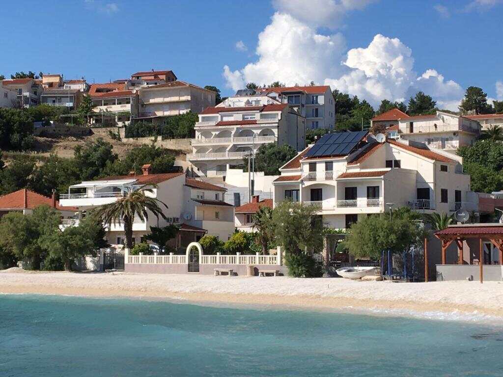 Stipe Residence above the beach in Podstrana, Croatia